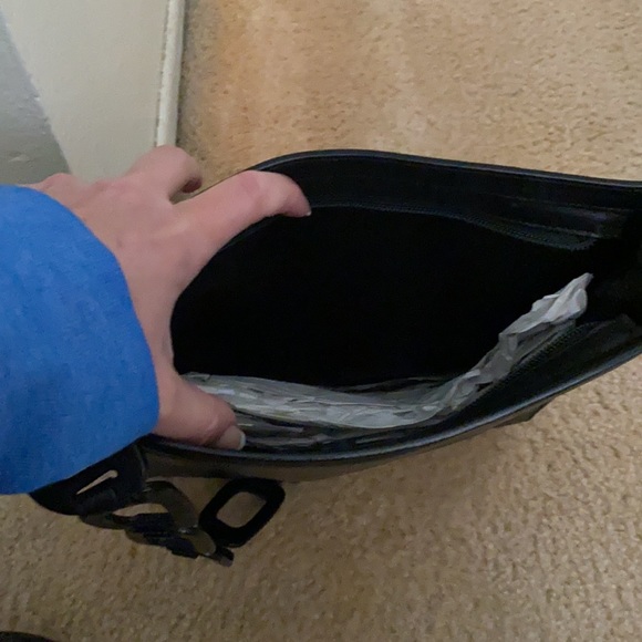 Vintage NEW GUCCI sleek black leather shoulder bag crossbody handbag w/wood RARE - Picture 10 of 13